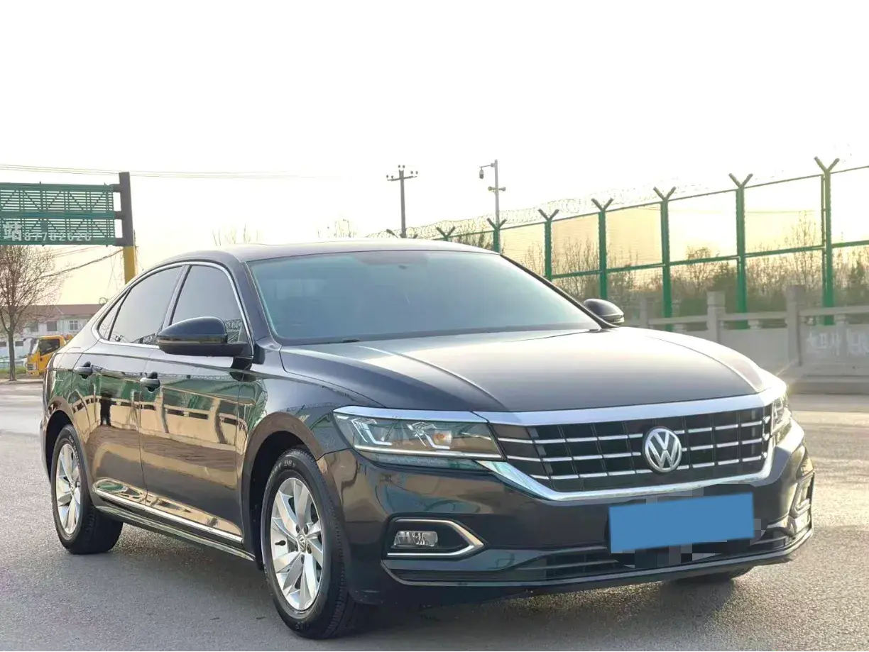 2020 VOLKSWAGEN PASSAT thumbnail 3