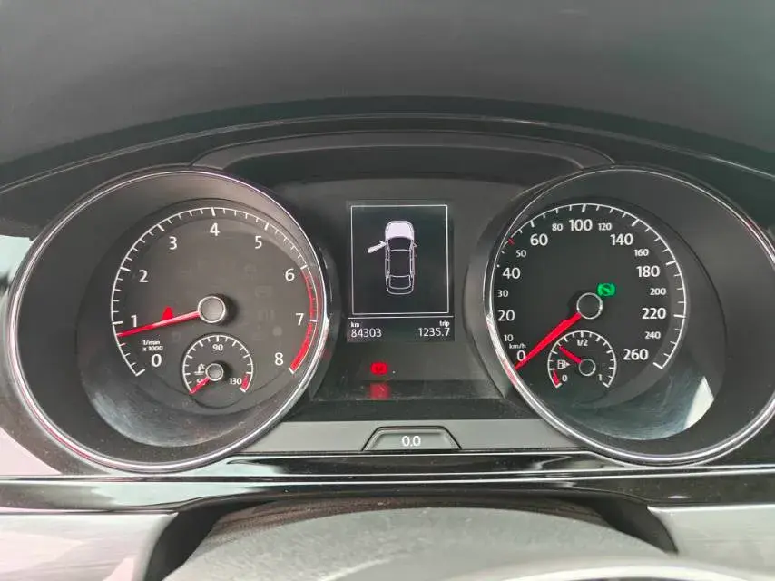 2018 VOLKSWAGEN LAMANDO thumbnail 3