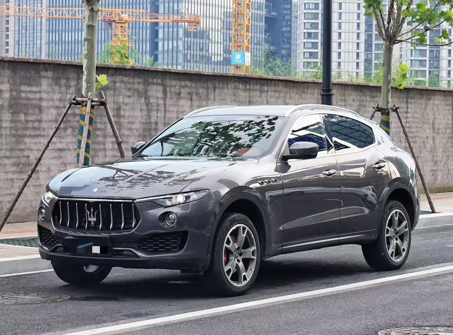2019 MASERATI LEVANTE view 1