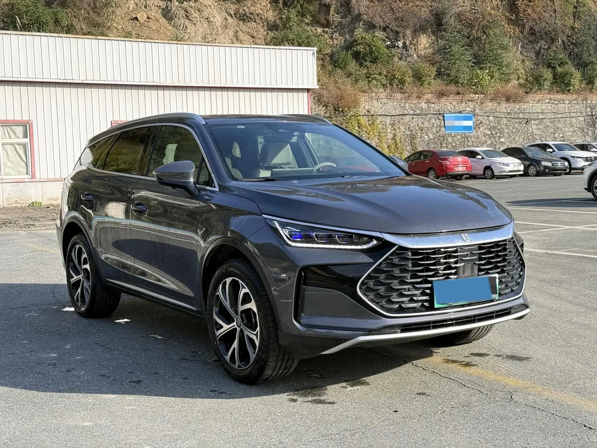 2025 BYD TANG thumbnail 3