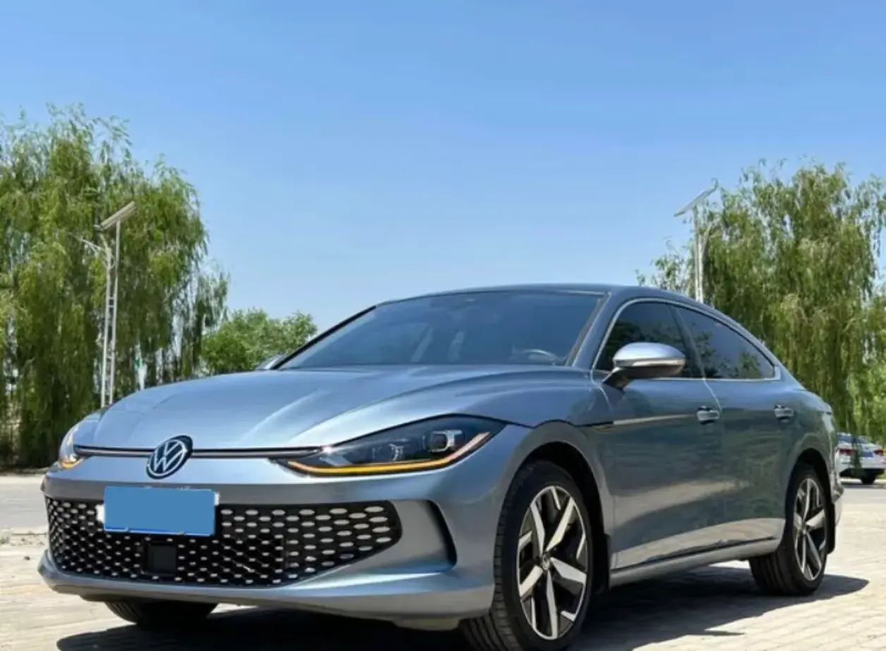 2022 VOLKSWAGEN LAMANDO view 1