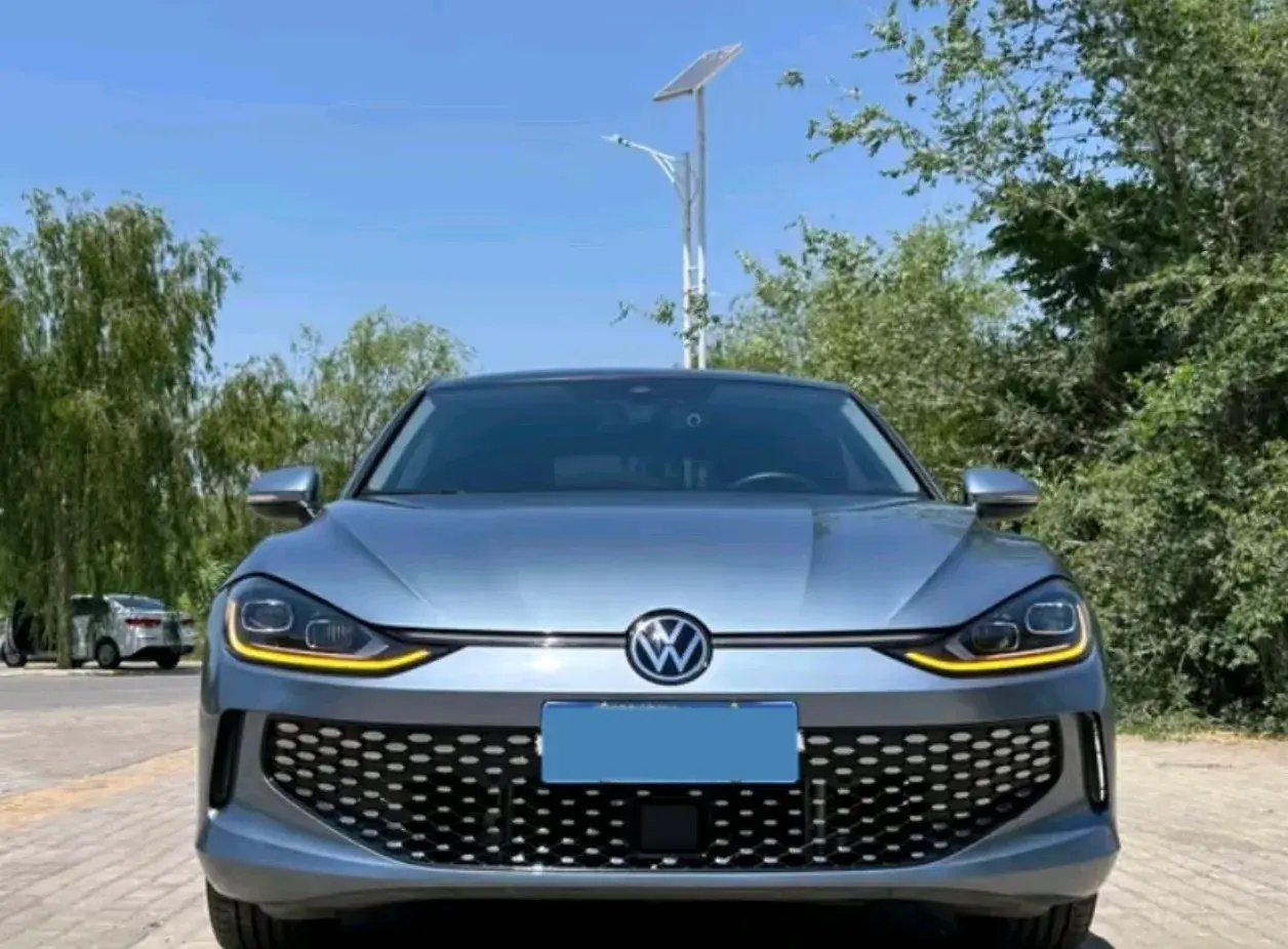 2022 VOLKSWAGEN LAMANDO thumbnail 2