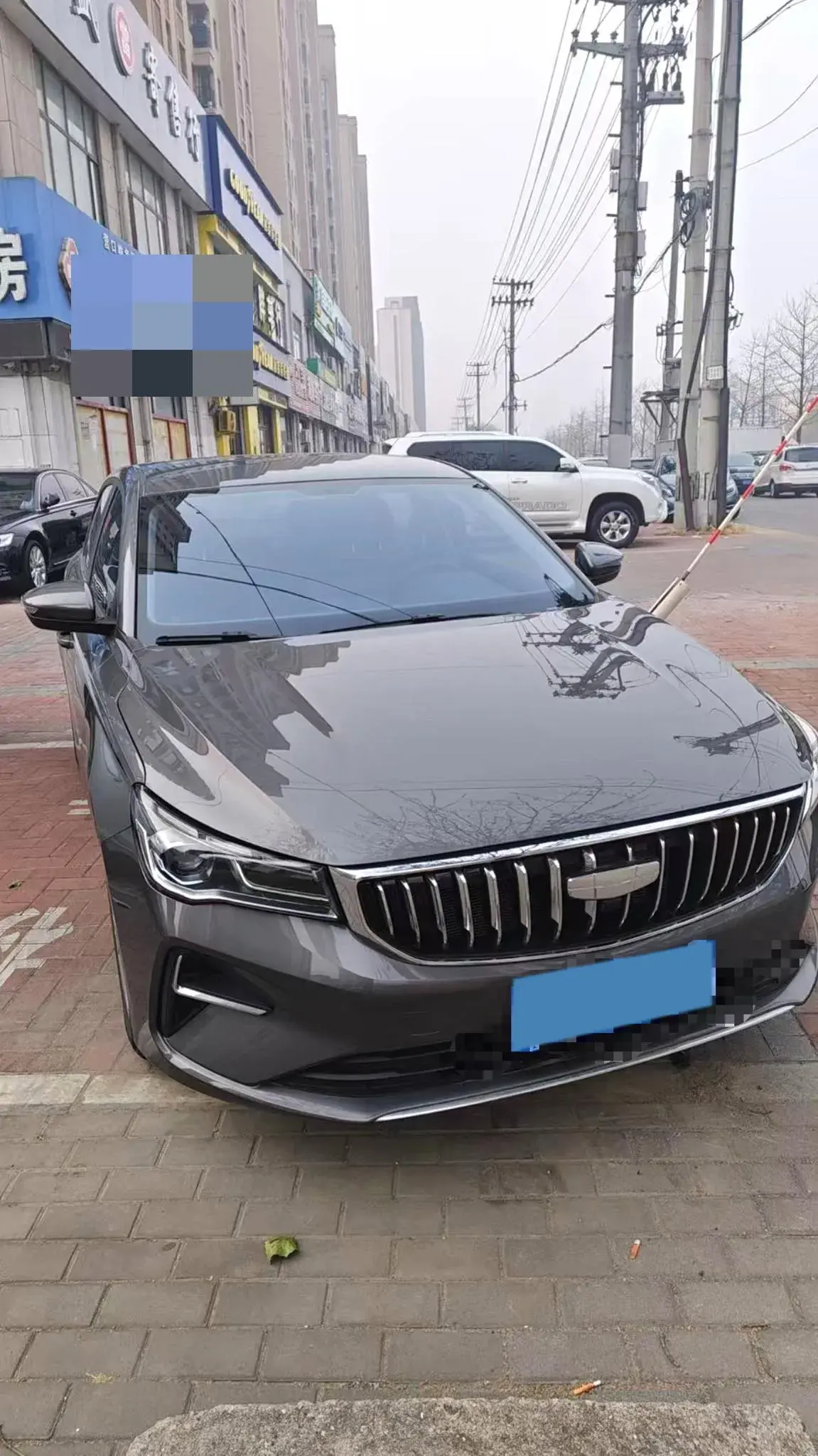 2025 GEELY EMGRAND thumbnail 3