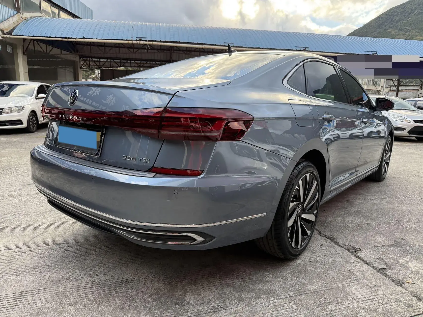 2022 VOLKSWAGEN PASSAT thumbnail 3