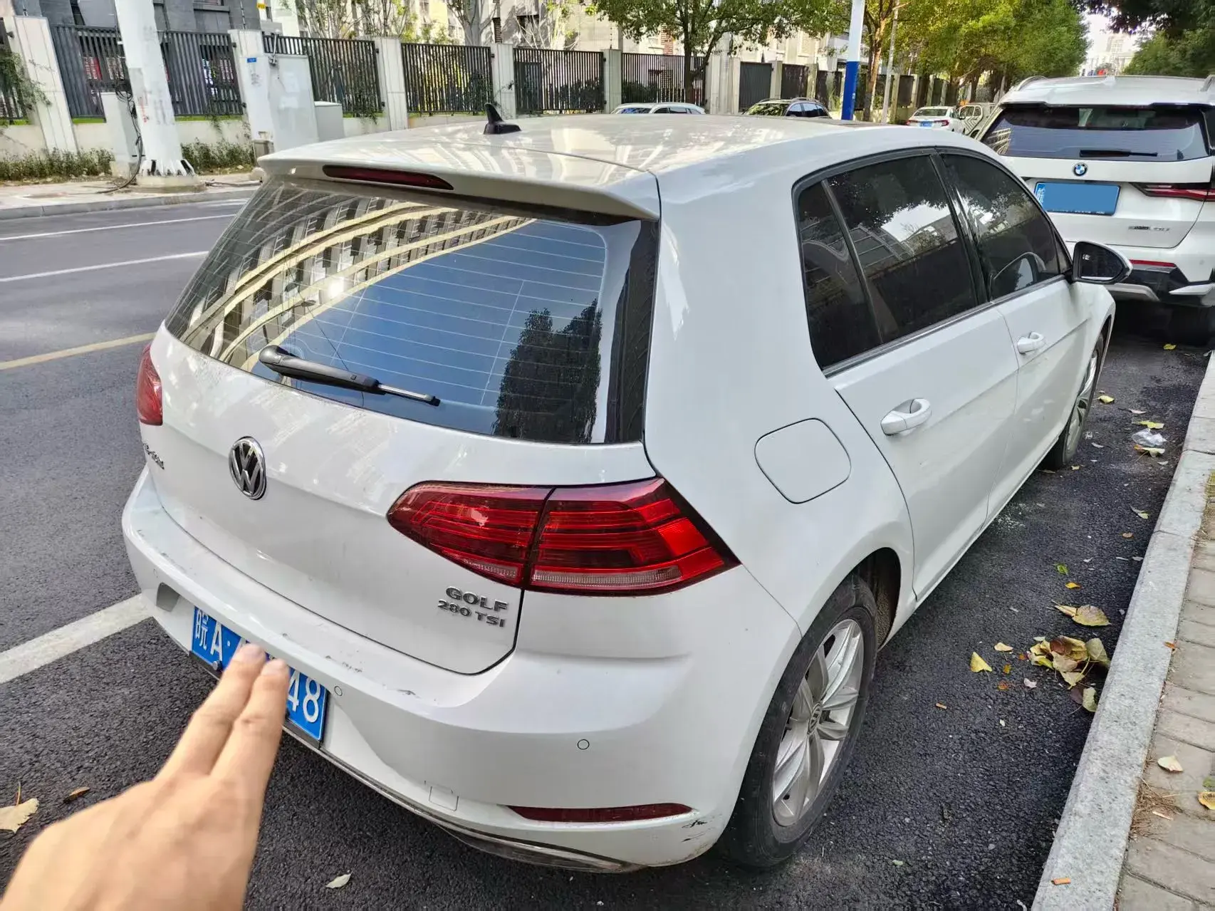 2019 VOLKSWAGEN GOLF thumbnail 2