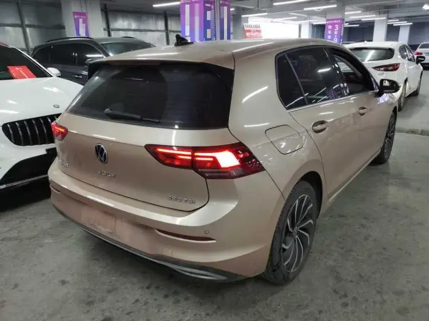 2021 VOLKSWAGEN GOLF thumbnail 3