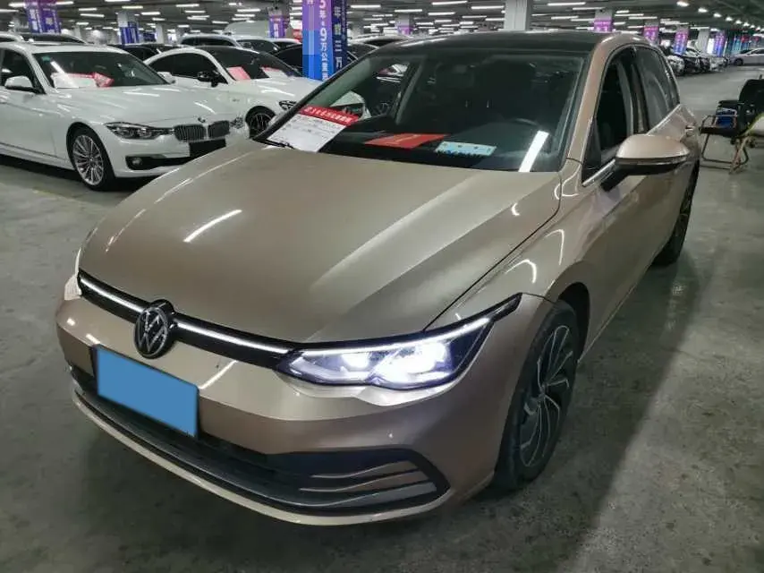 2021 VOLKSWAGEN GOLF view 1