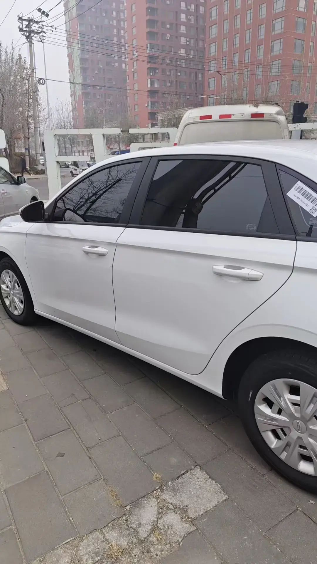 2025 GEELY EMGRAND thumbnail 4