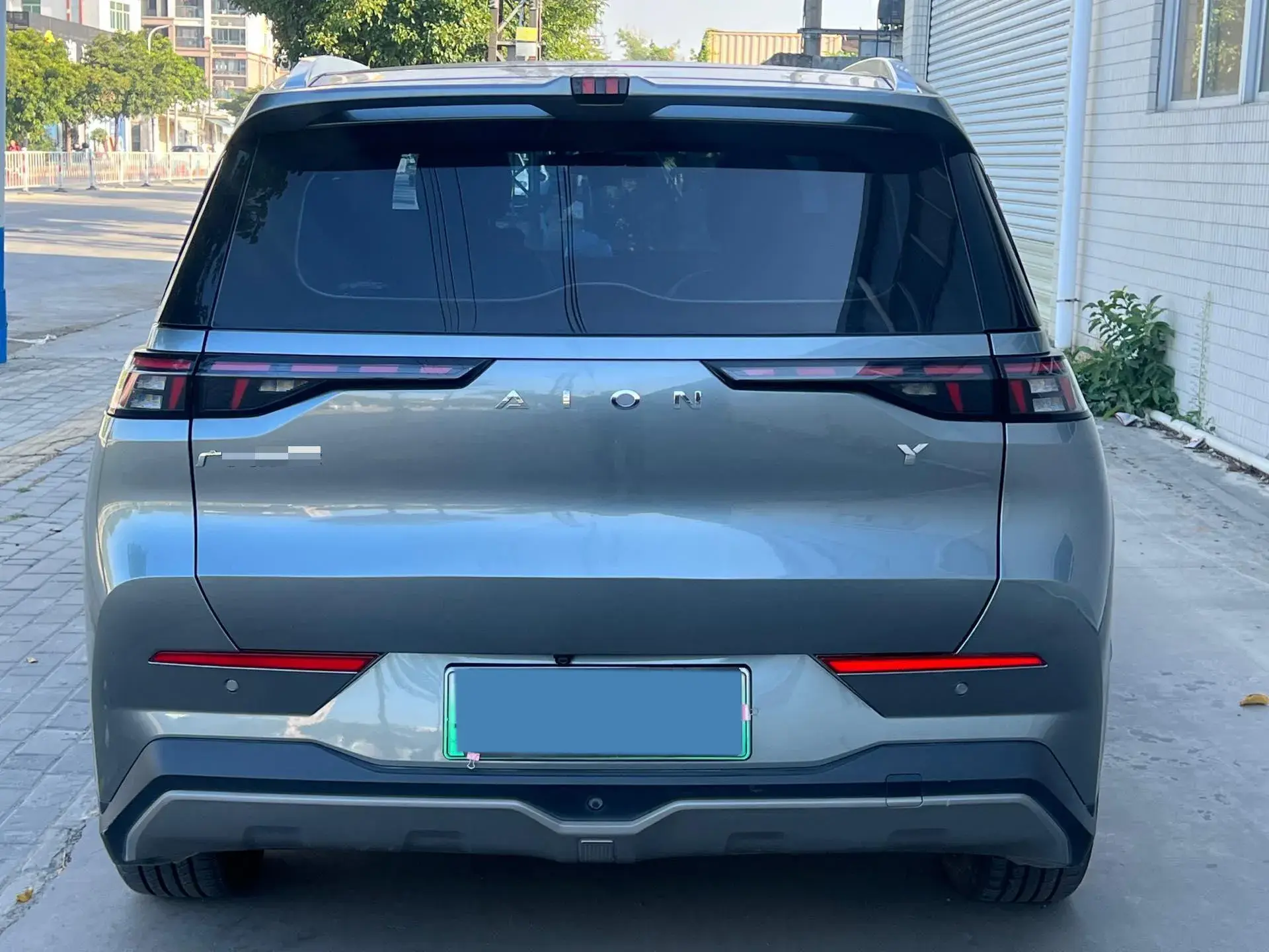 2022 AION Y thumbnail 4