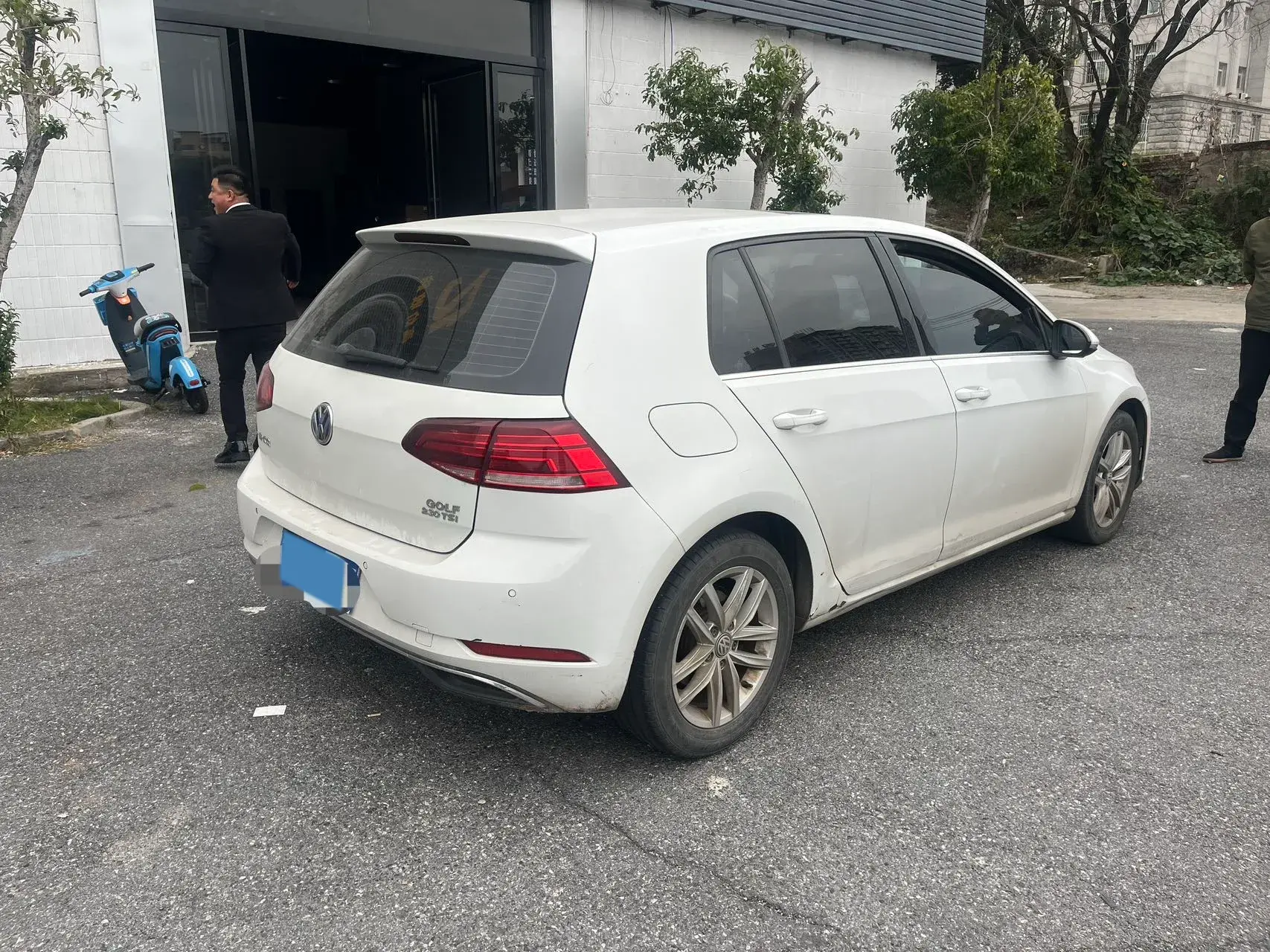 2018 VOLKSWAGEN GOLF thumbnail 4