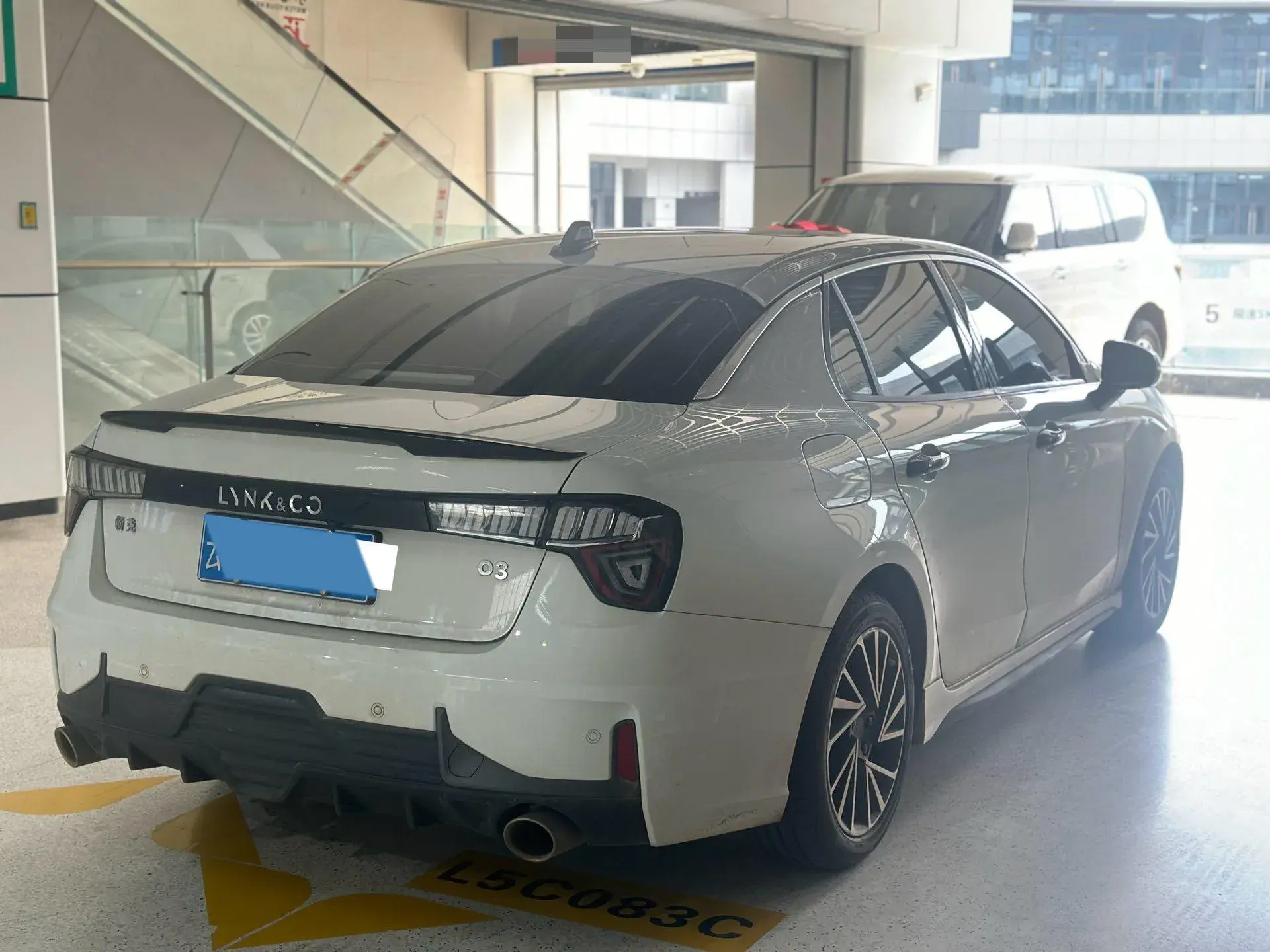 2021 LYNK&CO 03 thumbnail 3