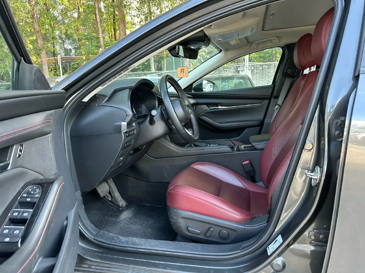 2022 Mazda 3 Axela 2.0L 158HP L4 6AT,autocango,china used car exporter,china ev exporter,chinese used car exporter,chinese used ev exporter