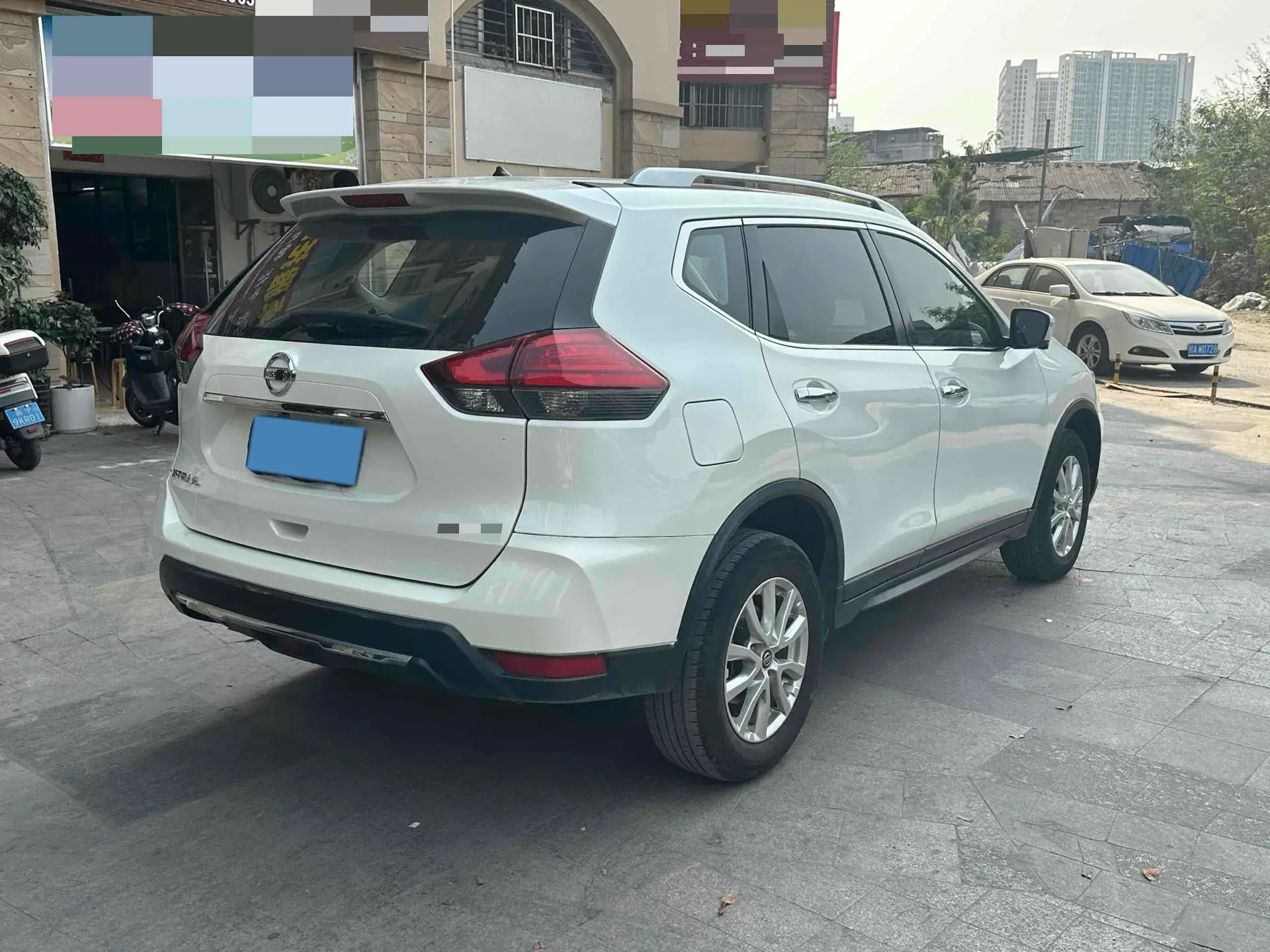 2022 NISSAN X-TRAIL thumbnail 3