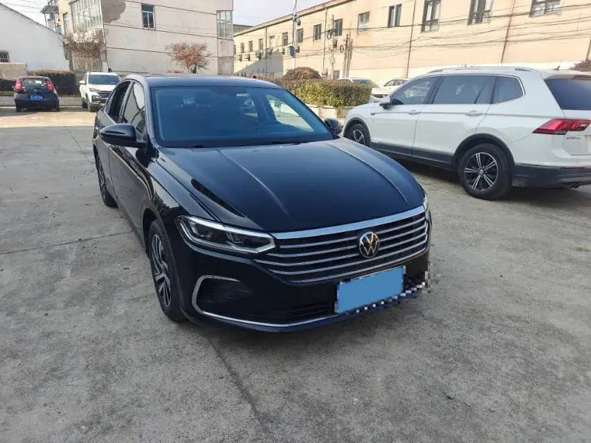 2023 VOLKSWAGEN LAVIDA thumbnail 3