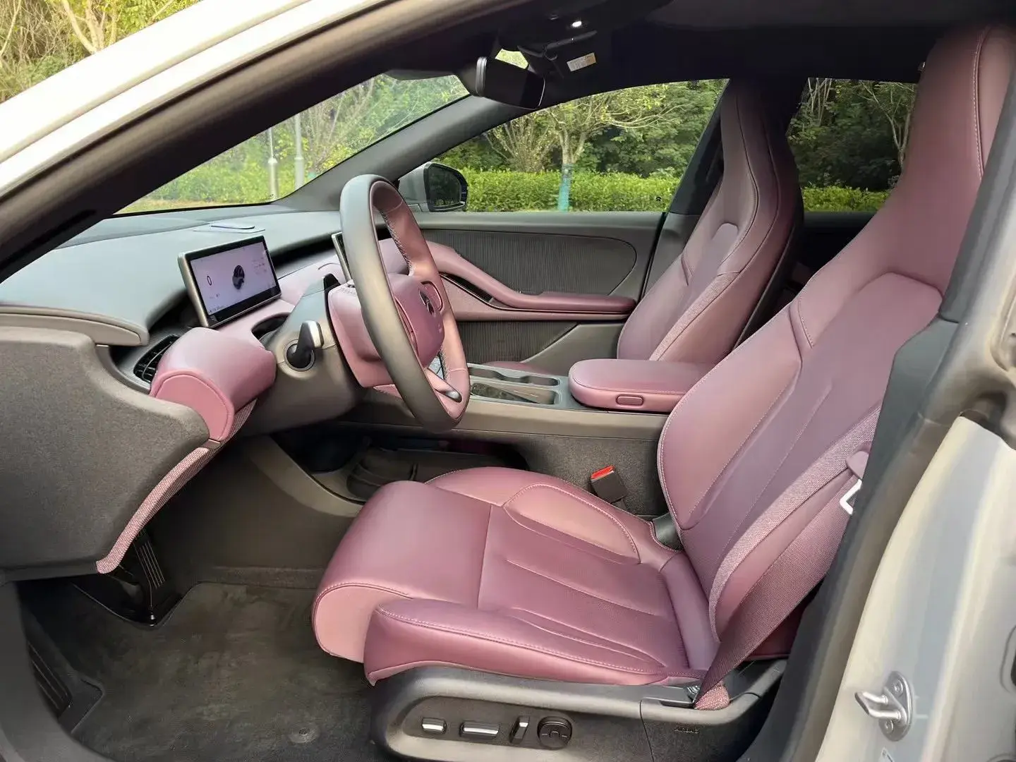 2024 NIO ET5T thumbnail 3