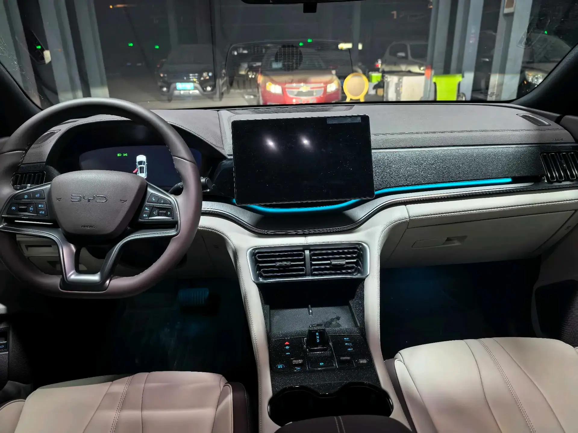 2025 BYD SONG thumbnail 4