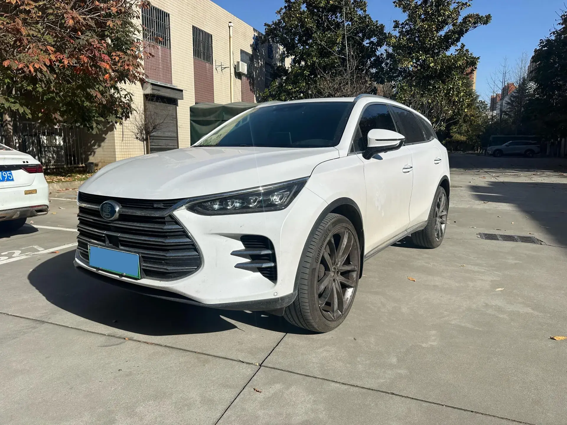 2018 BYD TANG view 1