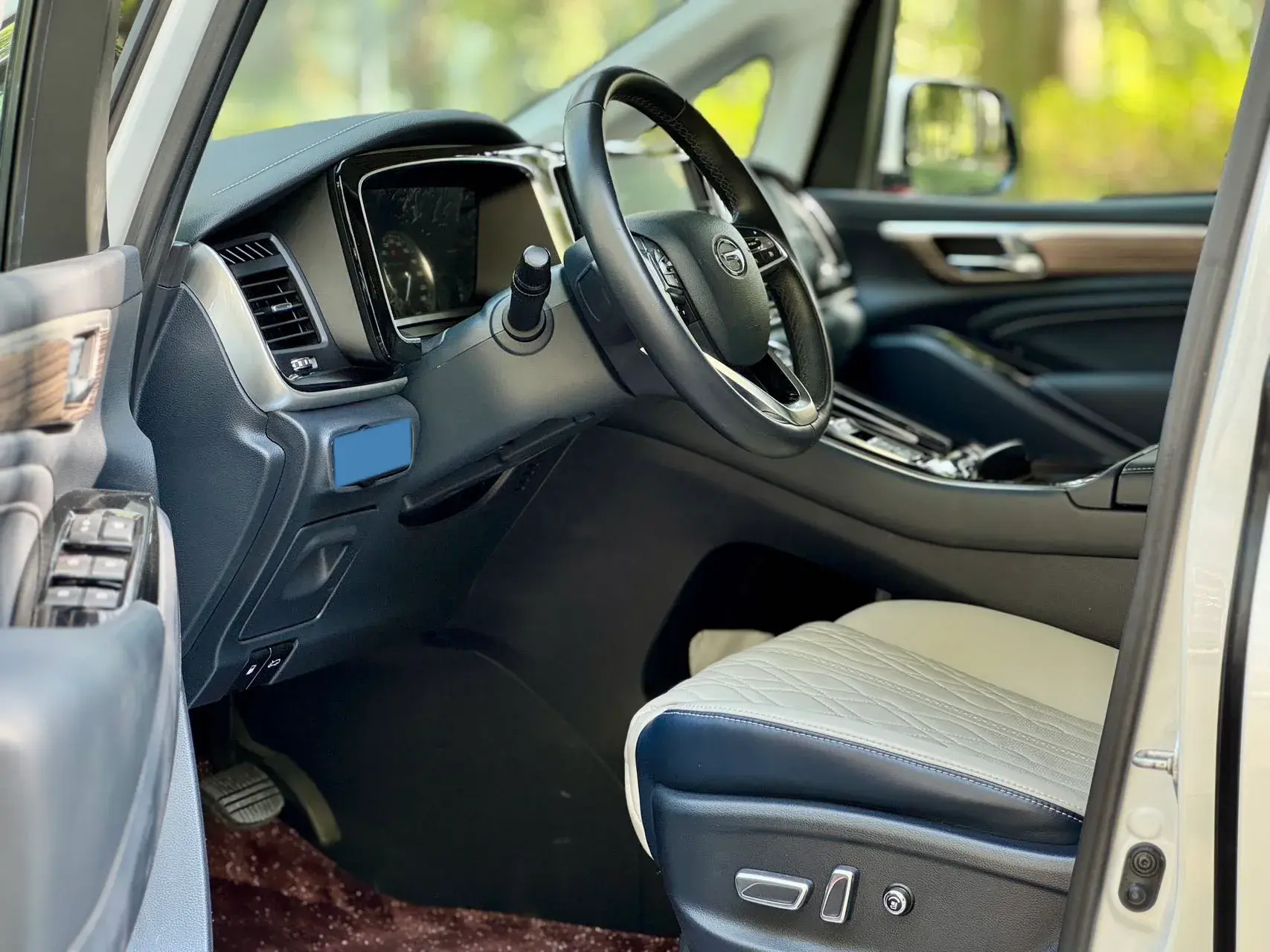 2021 GAC TRUMPCHI thumbnail 4