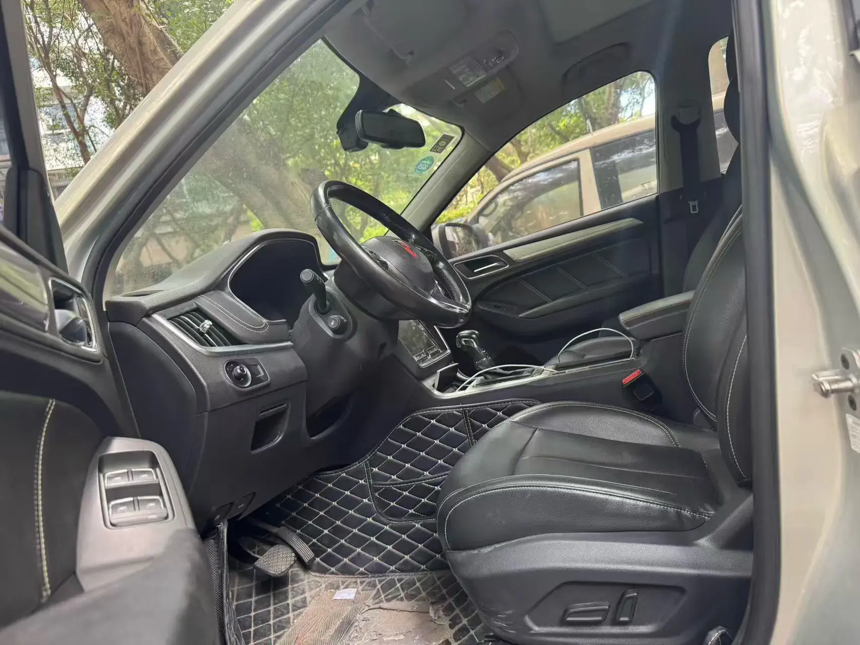 2017 ROEWE RX5 thumbnail 2