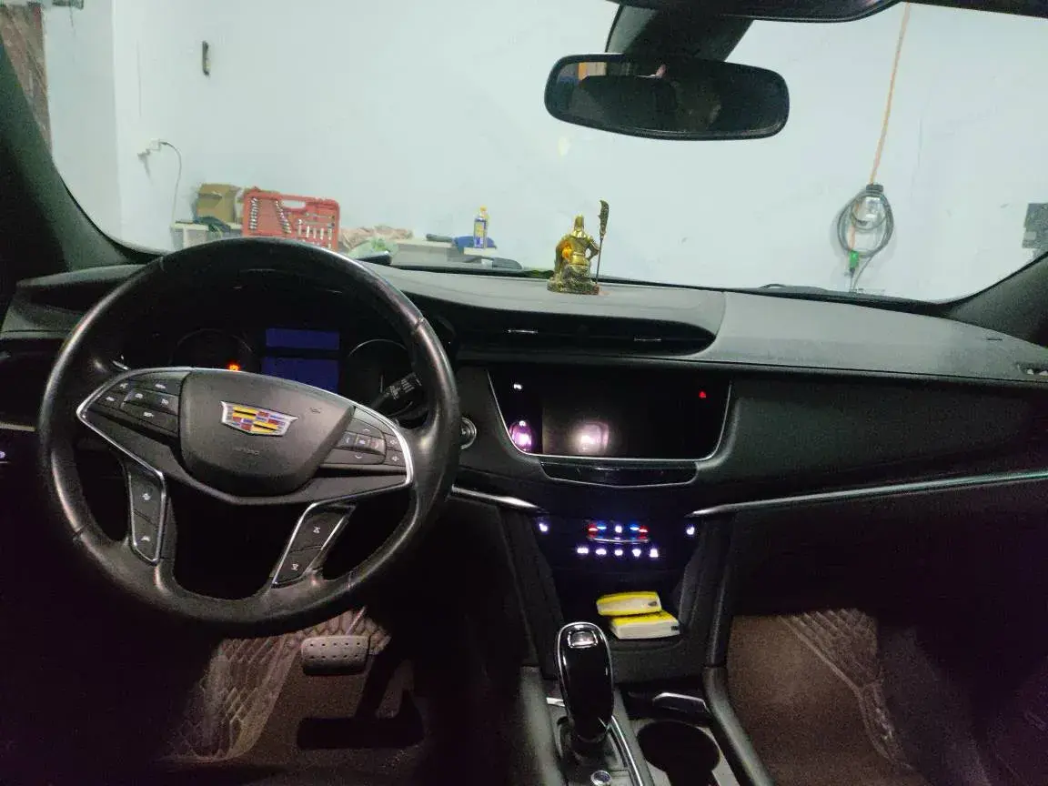 2022 CADILLAC XT5 thumbnail 2