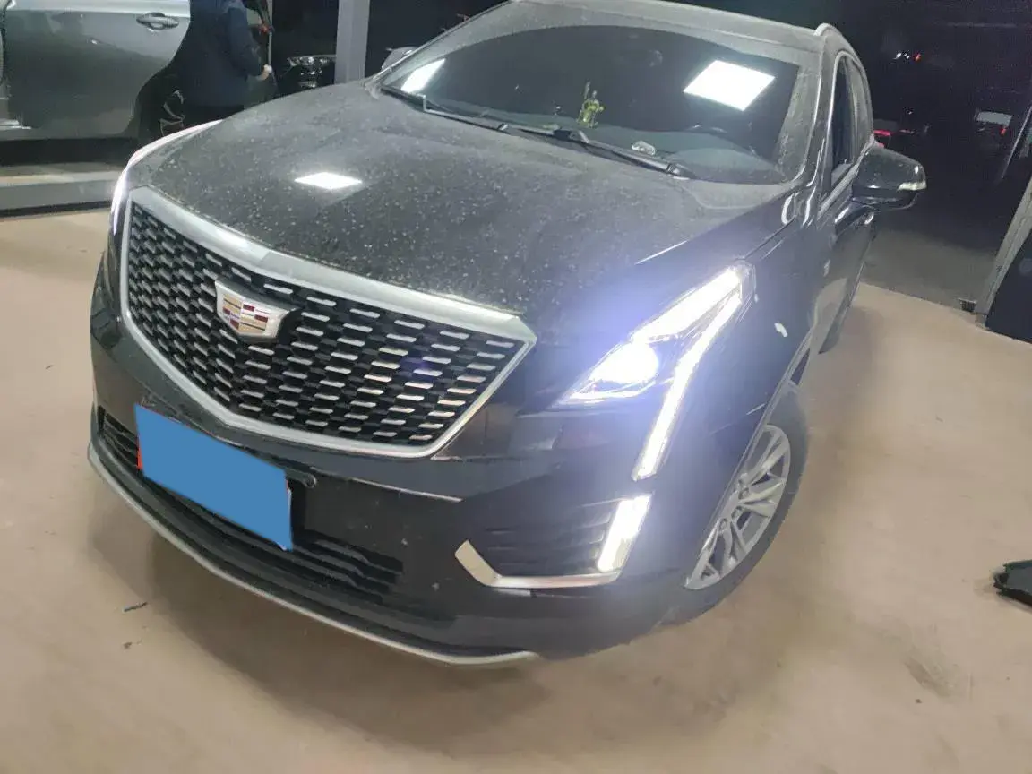2022 CADILLAC XT5 view 1