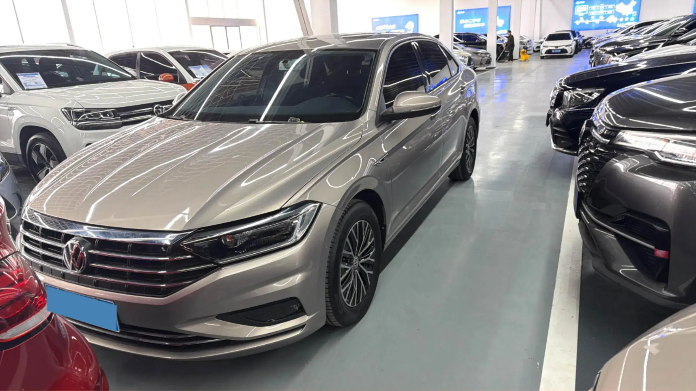 2020 VOLKSWAGEN SAGITAR view 1