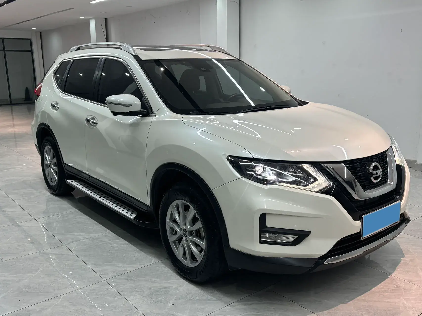 2020 NISSAN X-TRAIL thumbnail 3