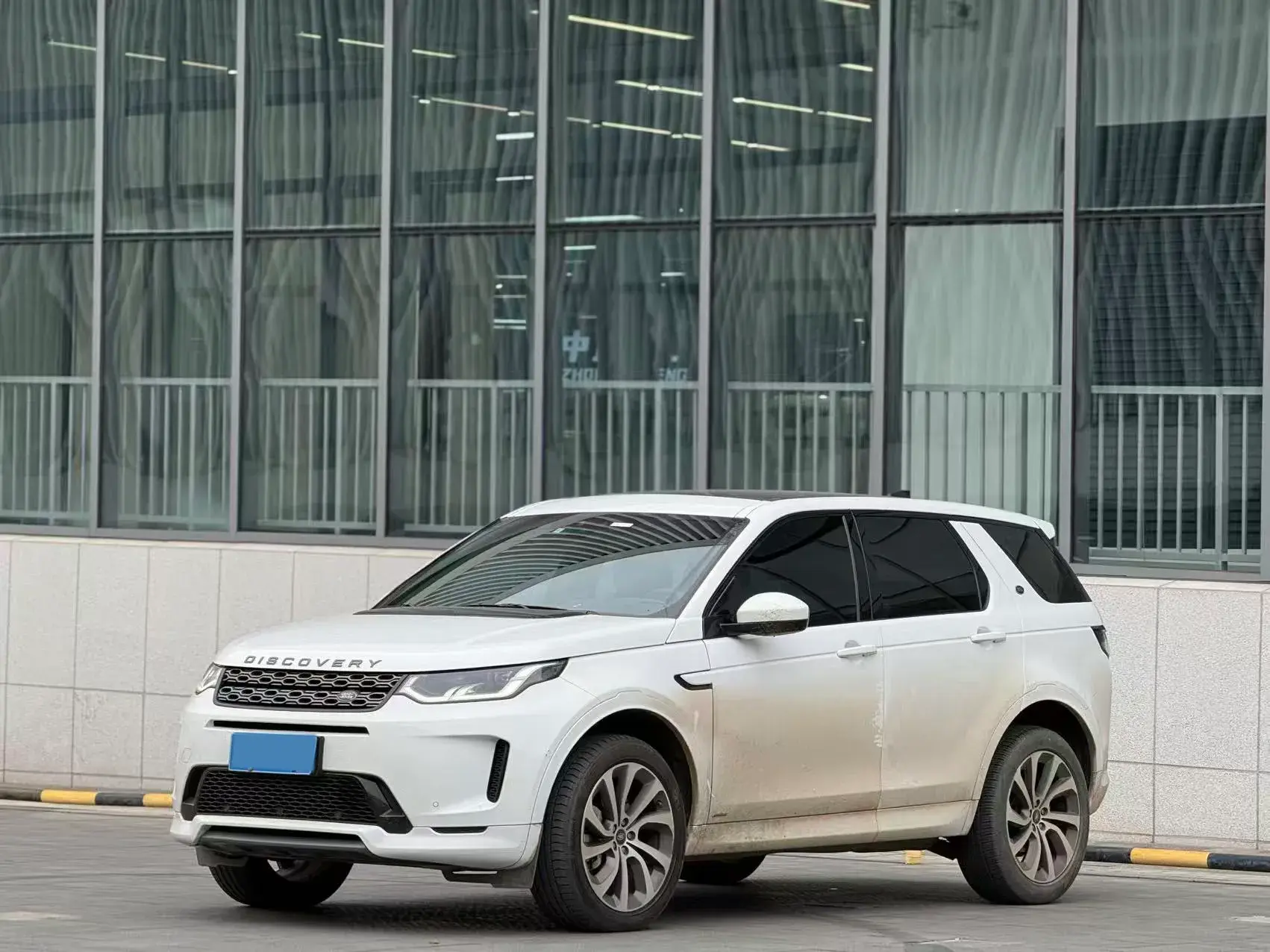 2020 LAND ROVER view 1