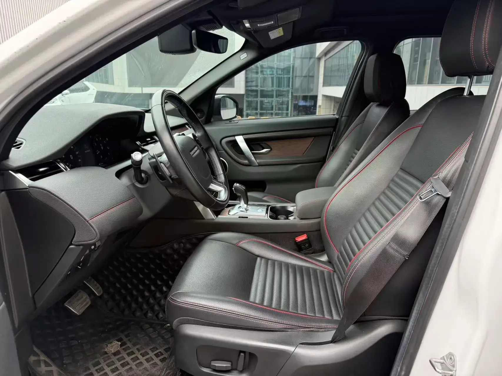 2020 LAND ROVER thumbnail 4