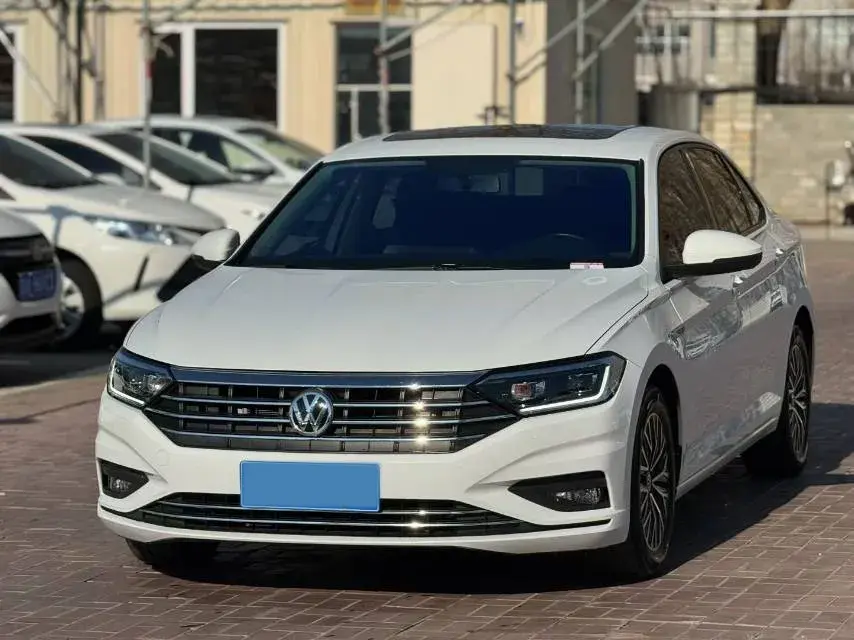 2019 VOLKSWAGEN SAGITAR view 1