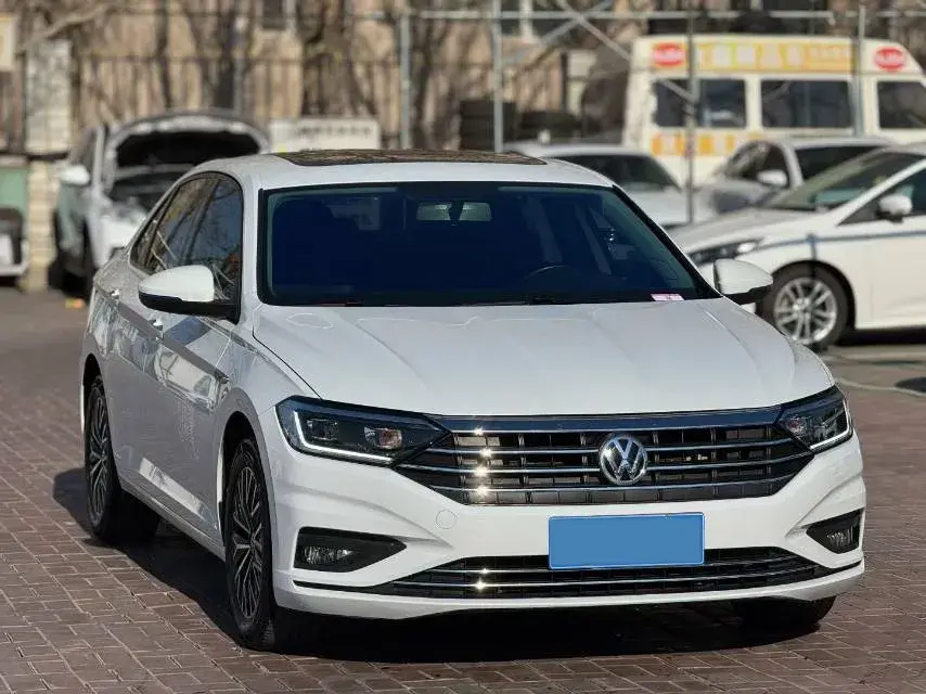 2019 VOLKSWAGEN SAGITAR thumbnail 3