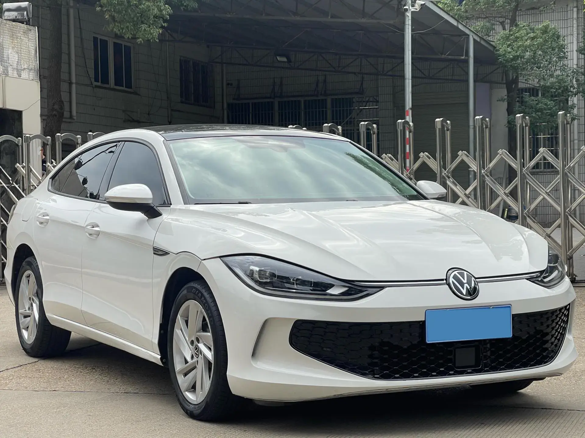 2023 VOLKSWAGEN LAMANDO thumbnail 2