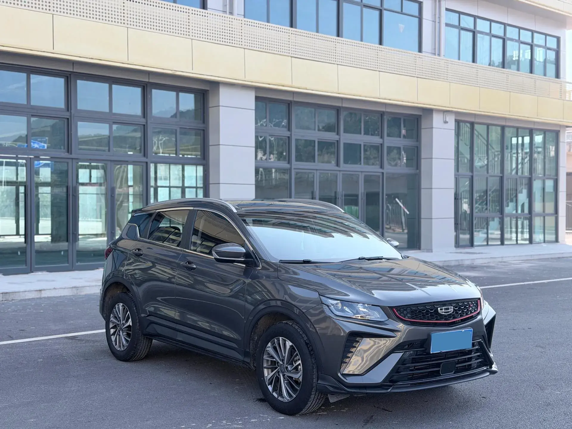 2021 GEELY COOLRAY thumbnail 2