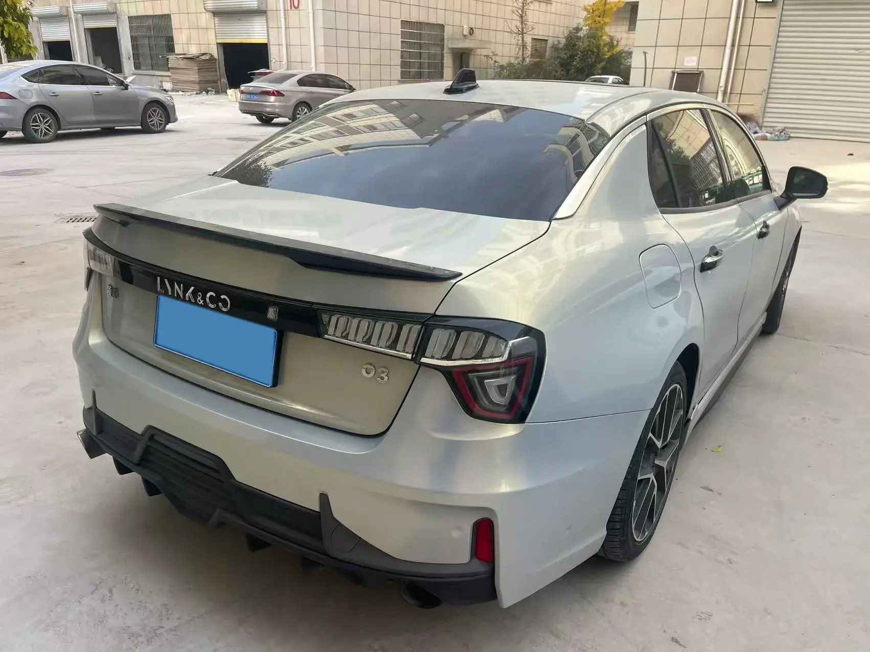 2018 LYNK&CO 03 thumbnail 2