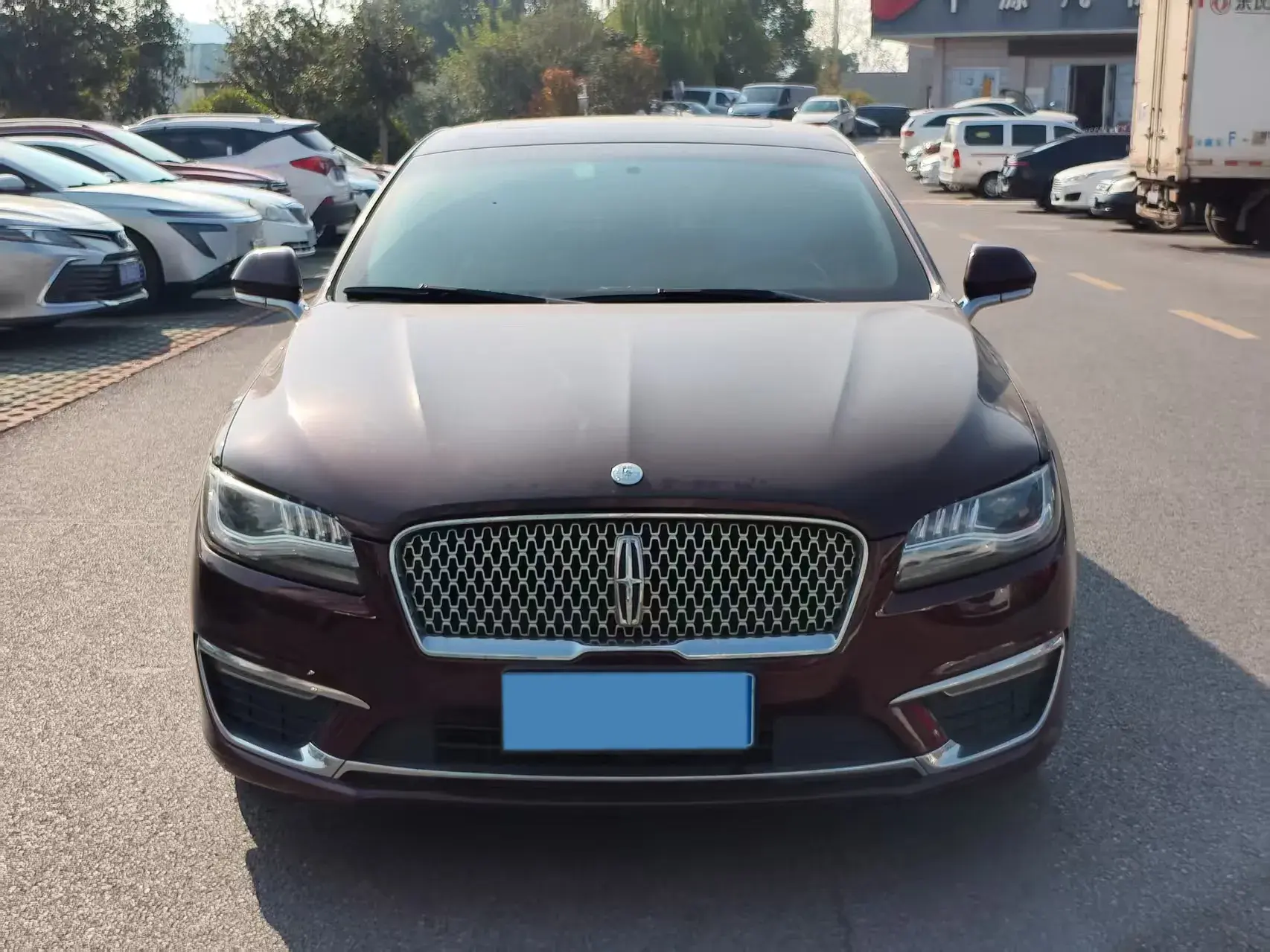 2018 LINCOLN MKZ thumbnail 2