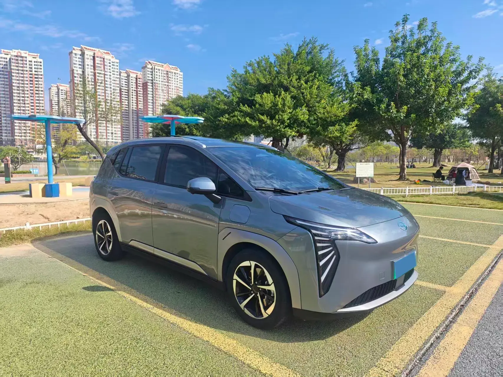 2023 AION Y thumbnail 2