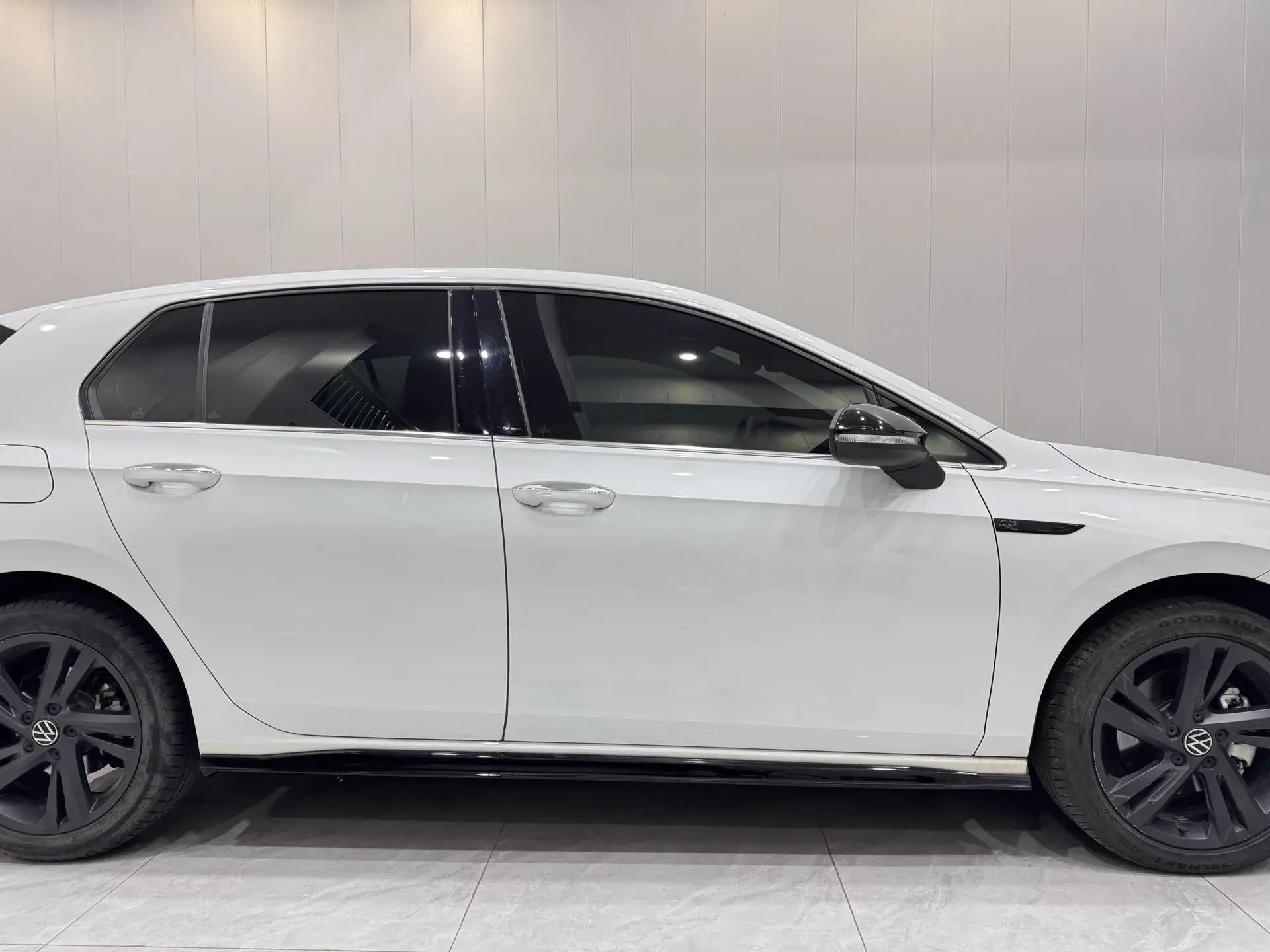 2021 VOLKSWAGEN GOLF thumbnail 4