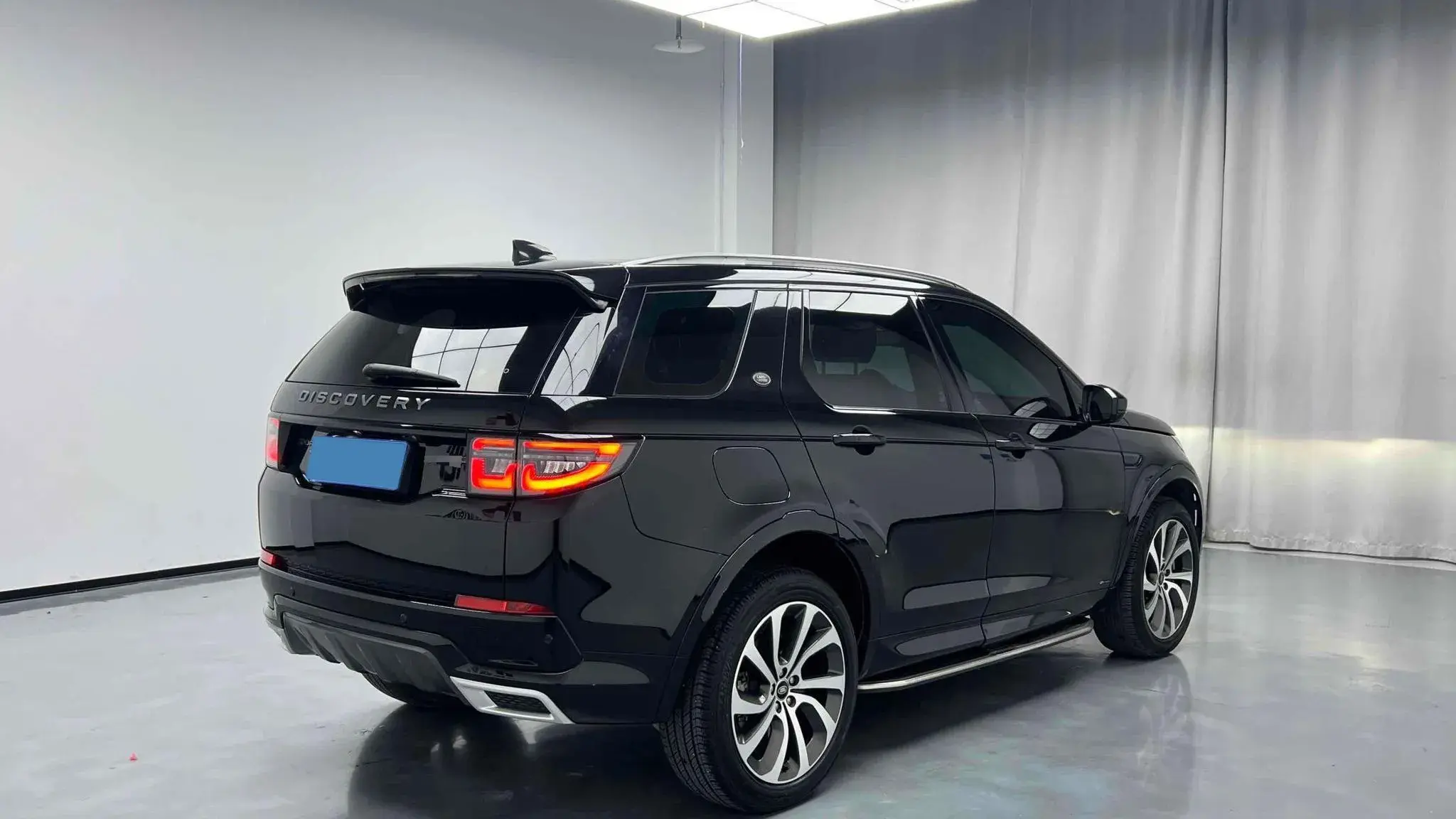 2022 LAND ROVER thumbnail 4