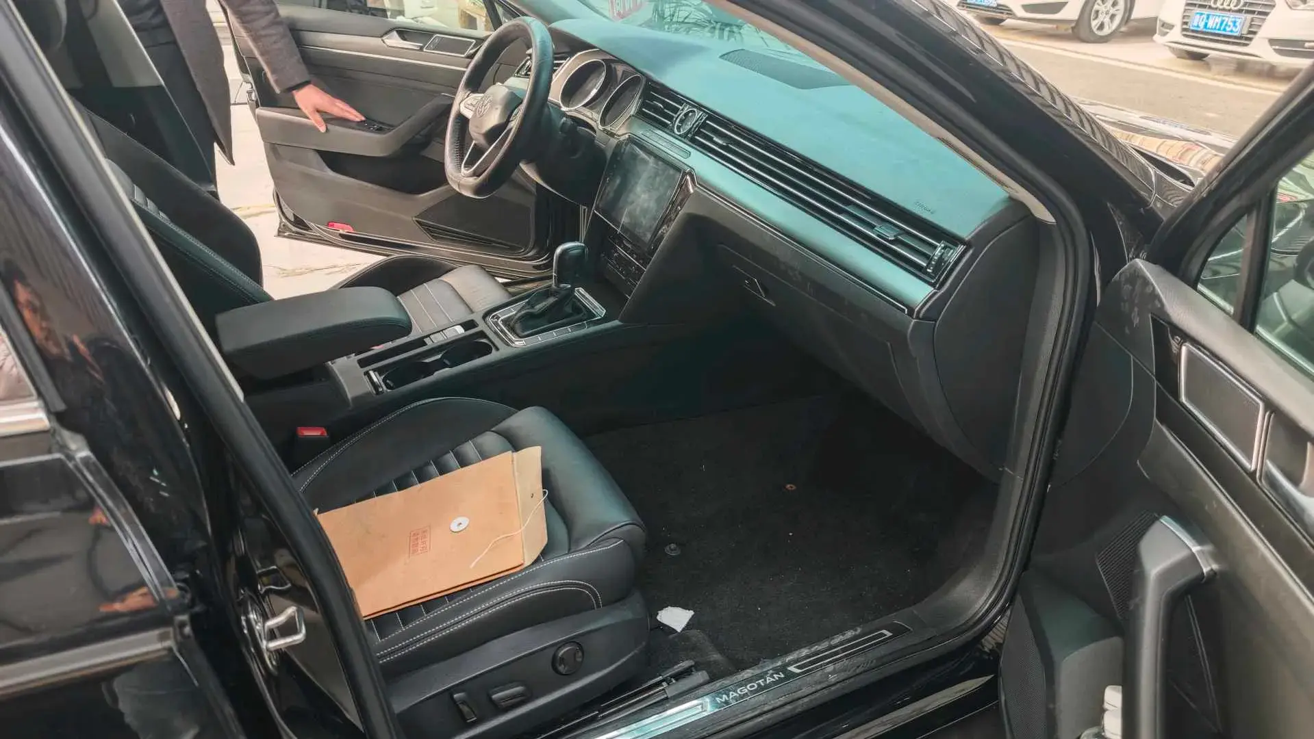 2020 VOLKSWAGEN MAGOTAN thumbnail 3