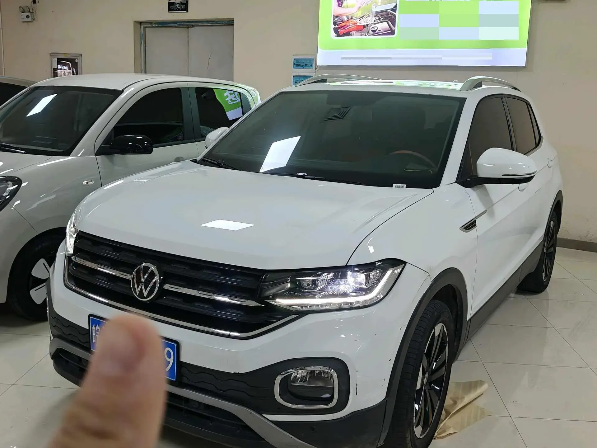 2021 VOLKSWAGEN TACQUA view 1