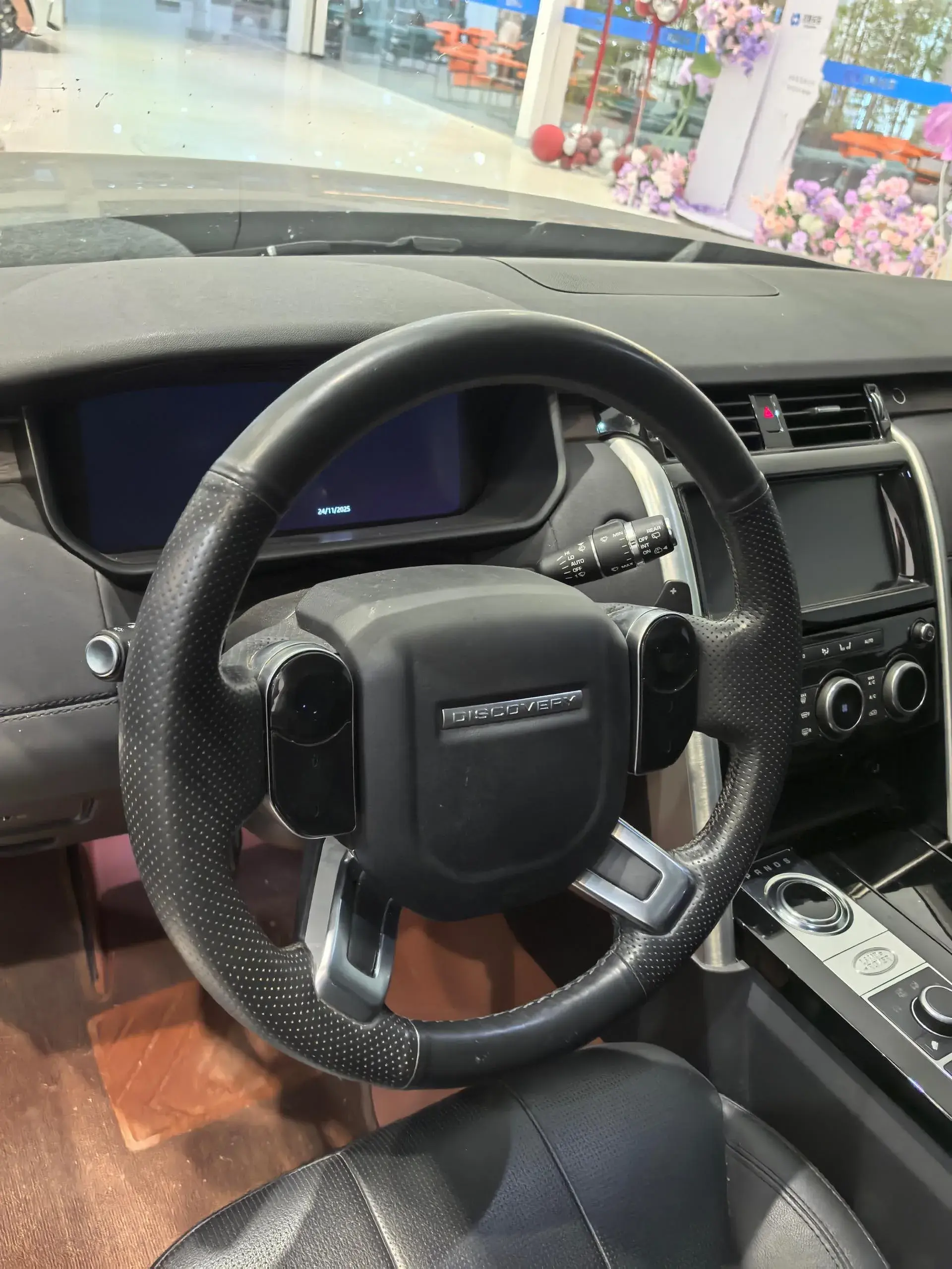 2019 LAND ROVER thumbnail 4