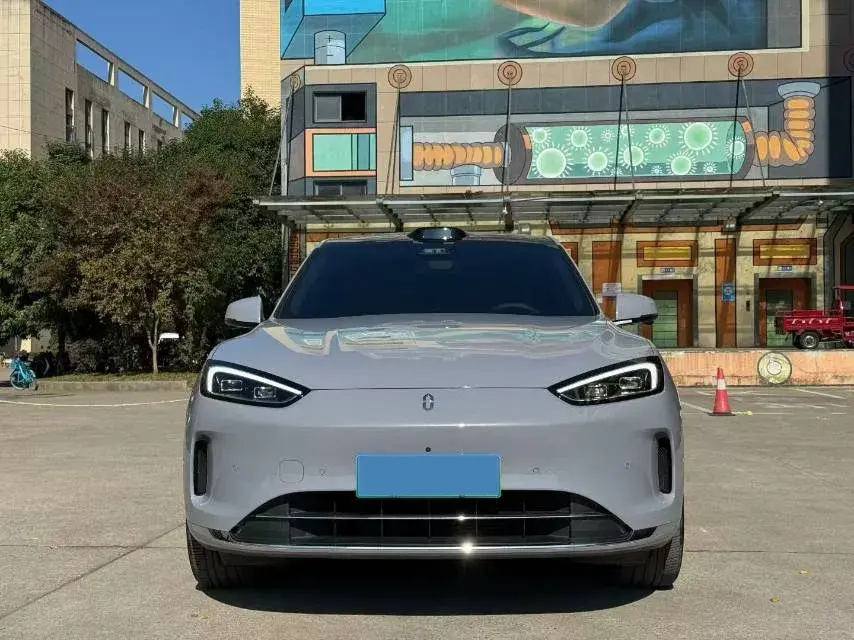 2025 AITO AITO thumbnail 2