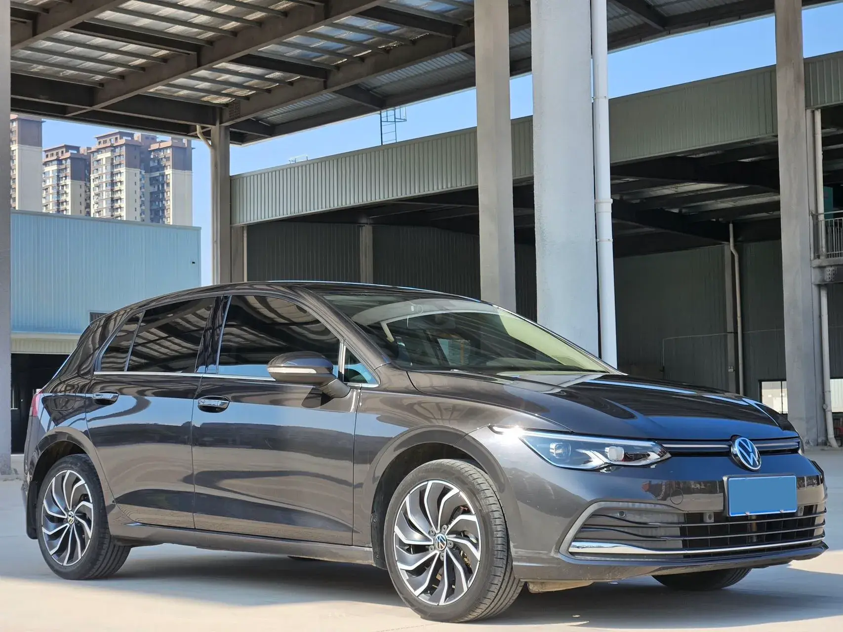 2021 VOLKSWAGEN GOLF thumbnail 3