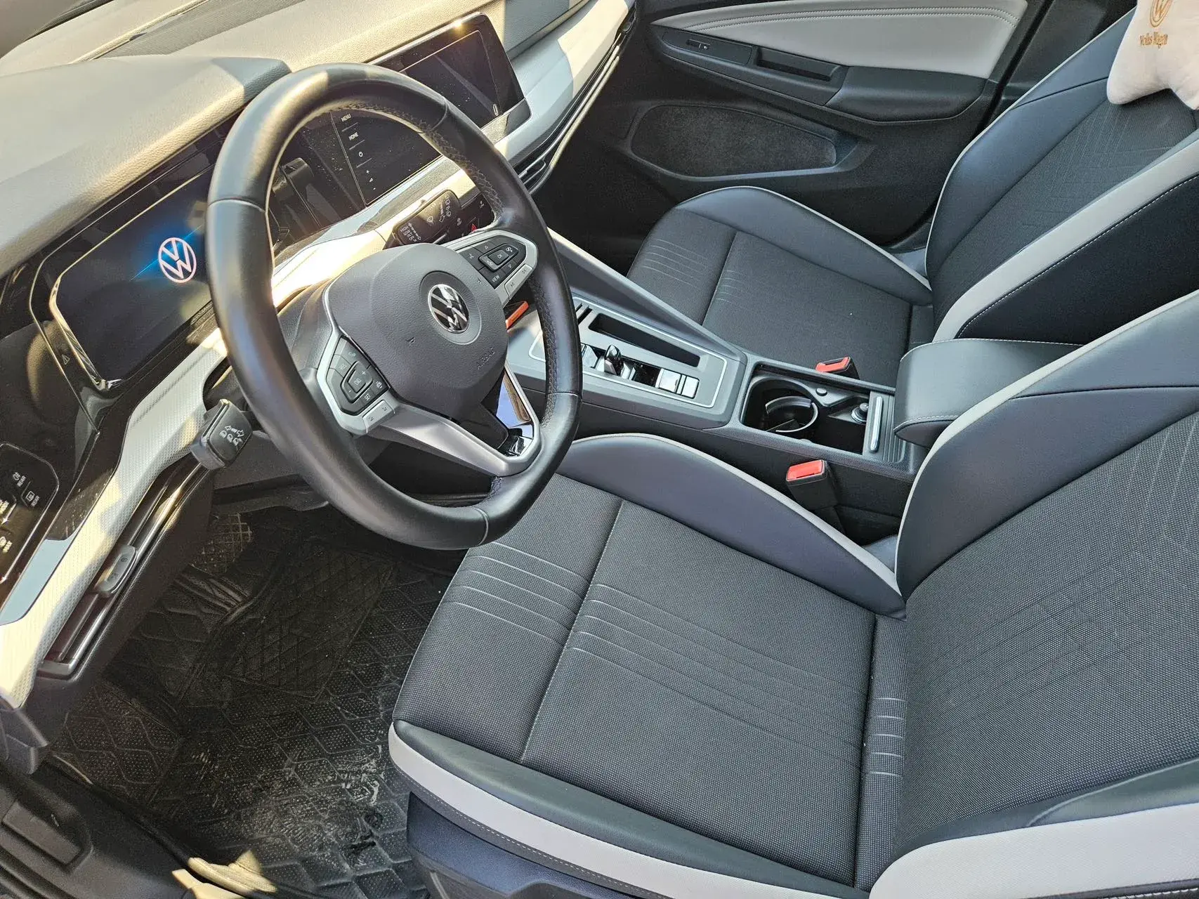 2021 VOLKSWAGEN GOLF thumbnail 4