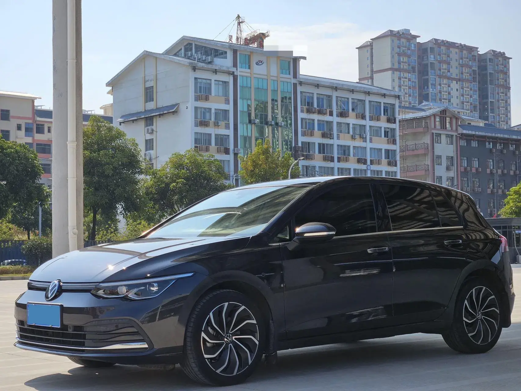 2021 VOLKSWAGEN GOLF view 1