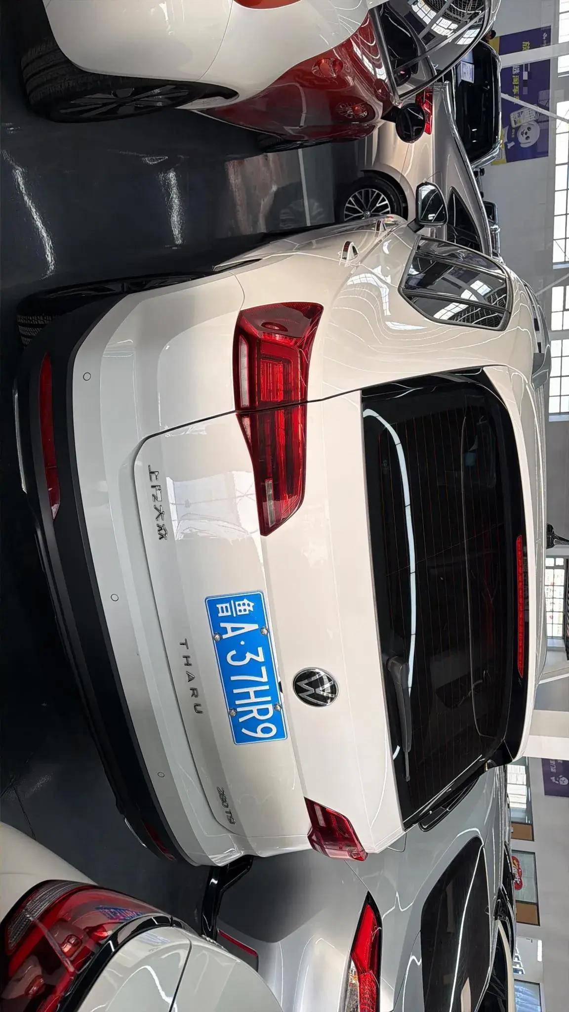 2021 VOLKSWAGEN THARU thumbnail 4