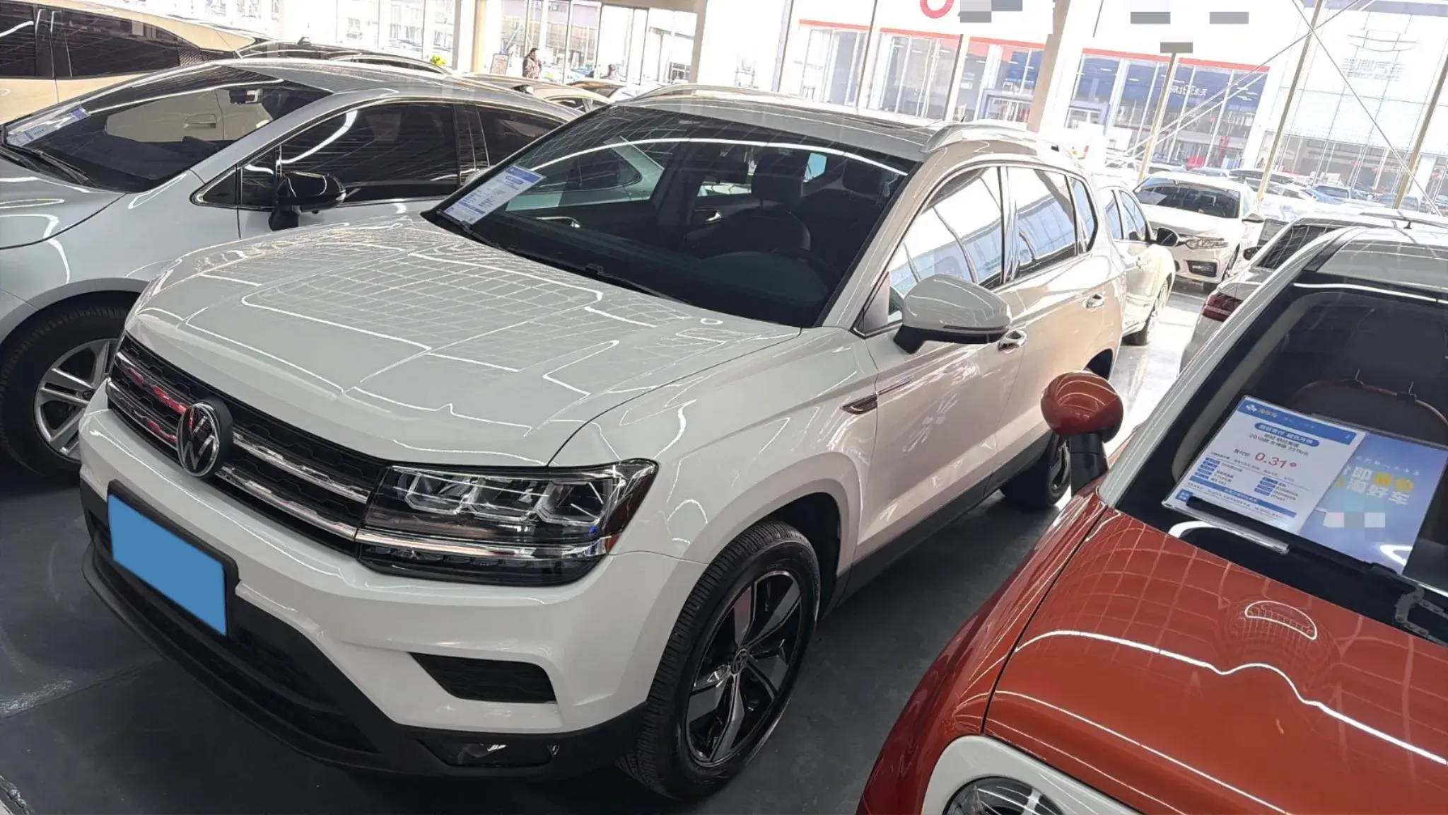 2021 VOLKSWAGEN THARU view 1