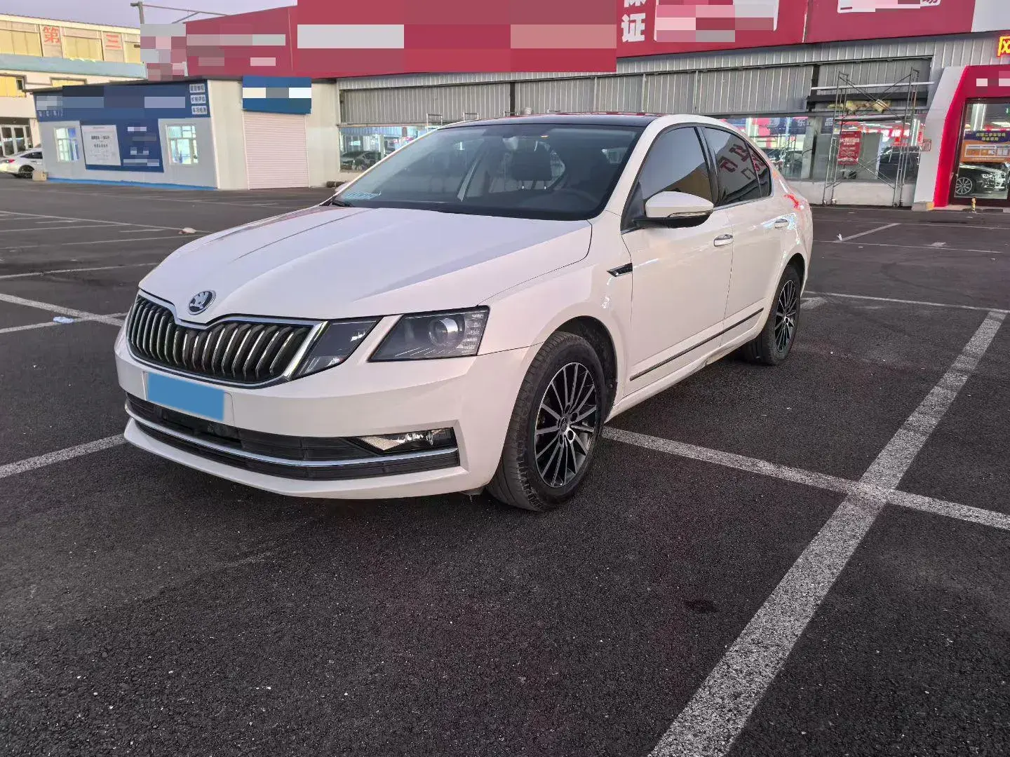 2019 SKODA OCTAVIA view 1