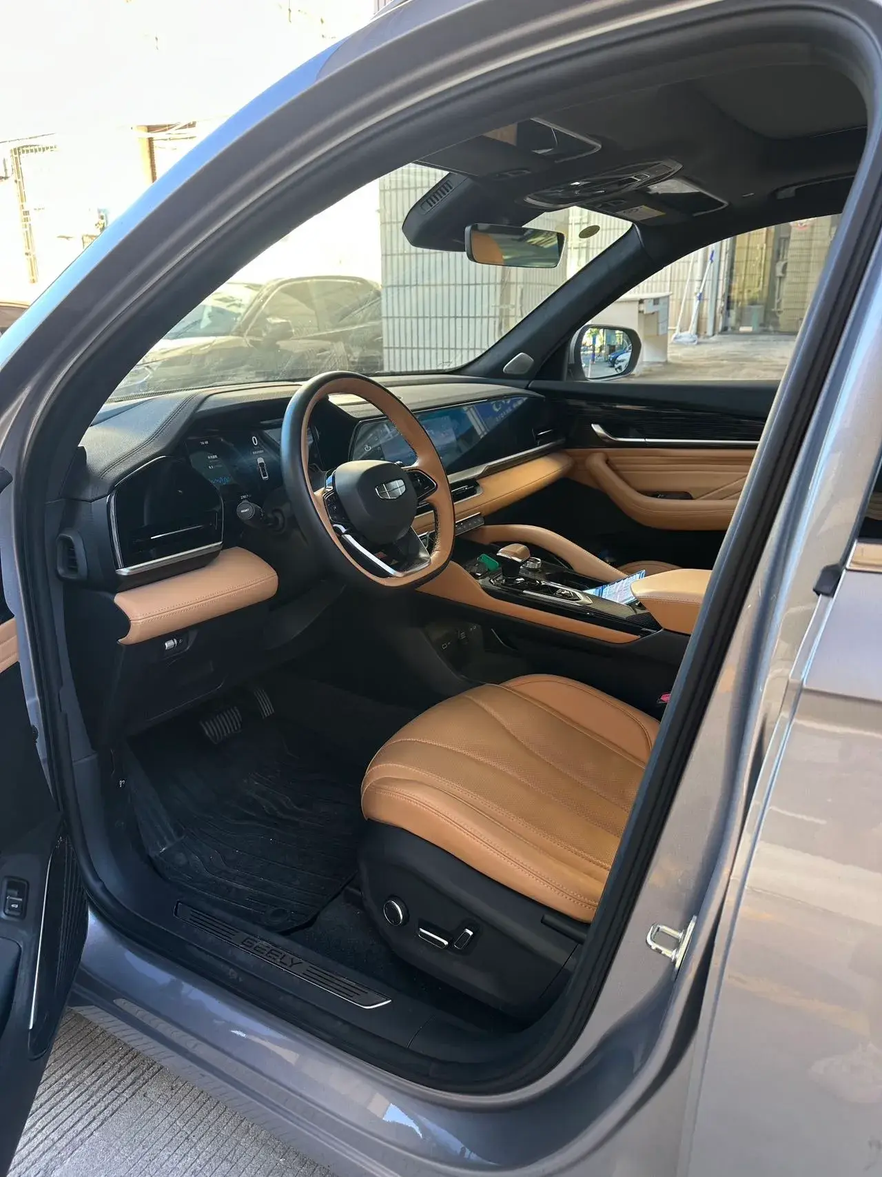 2024 GEELY MONJARO thumbnail 3