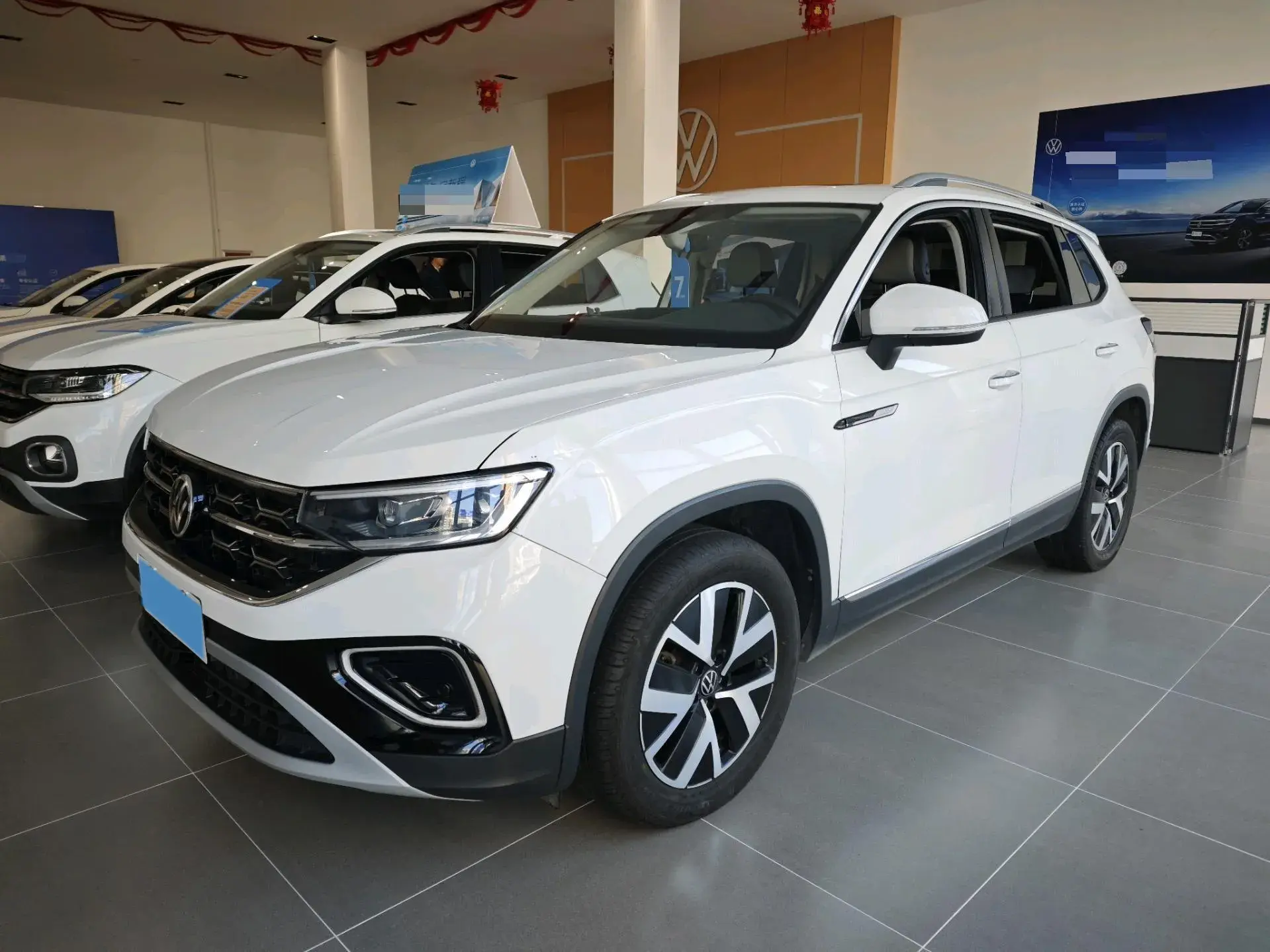 2023 VOLKSWAGEN TAYRON view 1